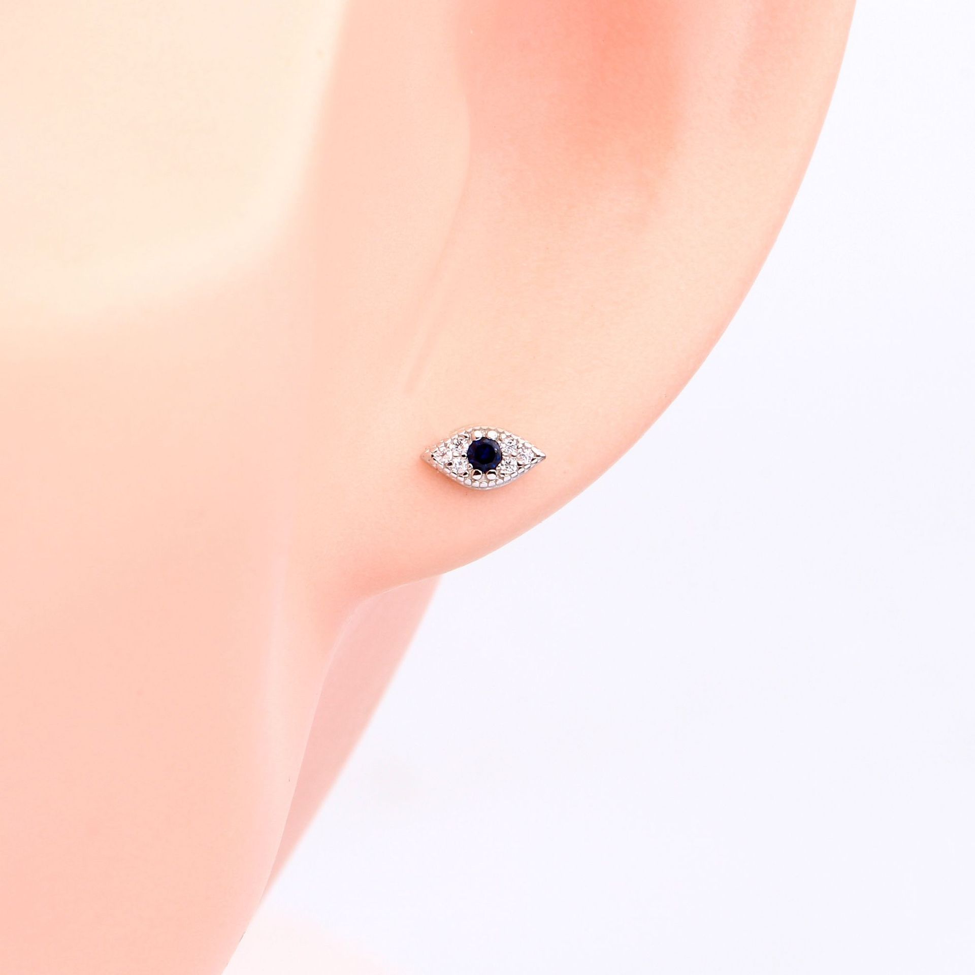 1 Pair Simple Style Eye Inlay Sterling Silver Artificial Gemstones Ear Studs display picture 3