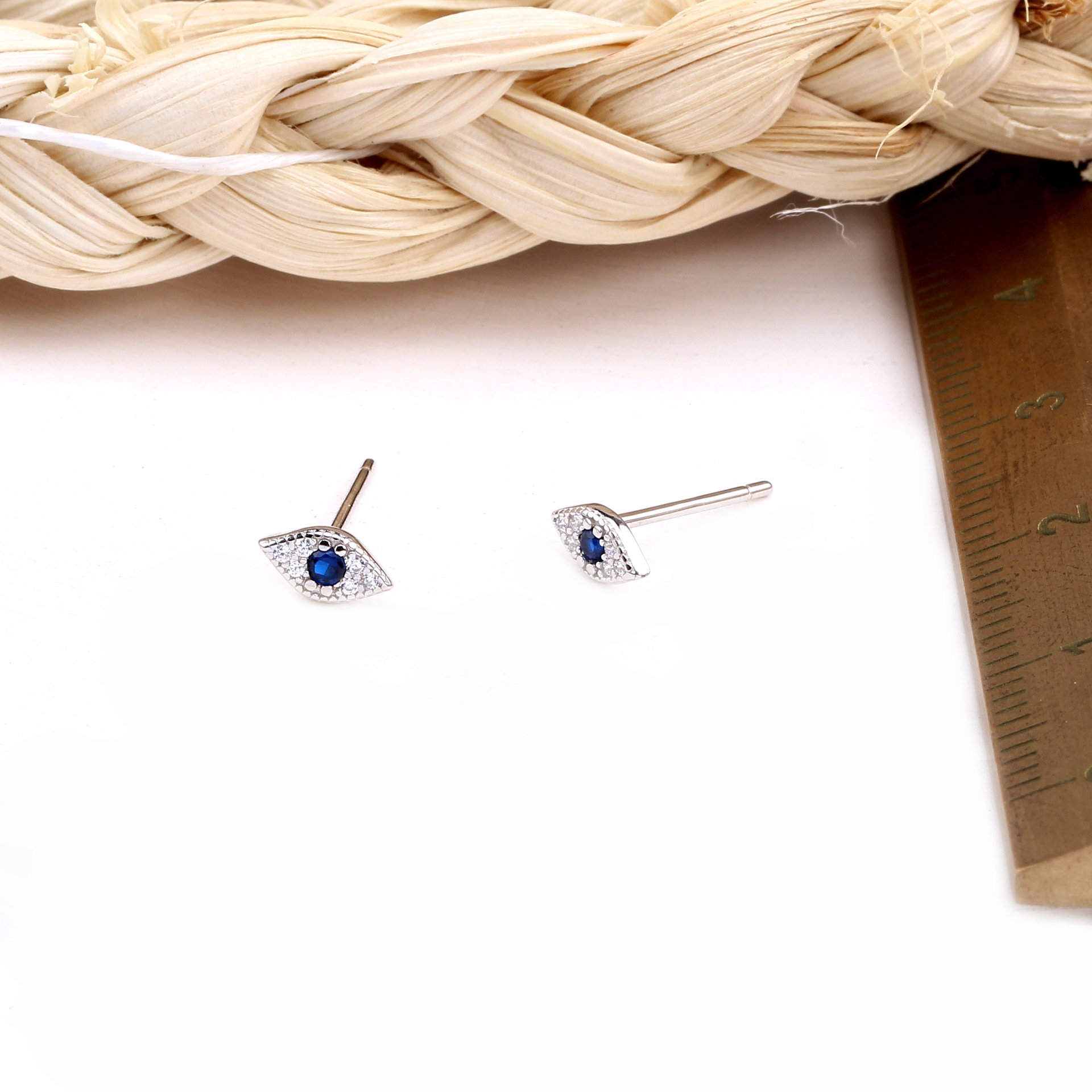 1 Pair Simple Style Eye Inlay Sterling Silver Artificial Gemstones Ear Studs display picture 8