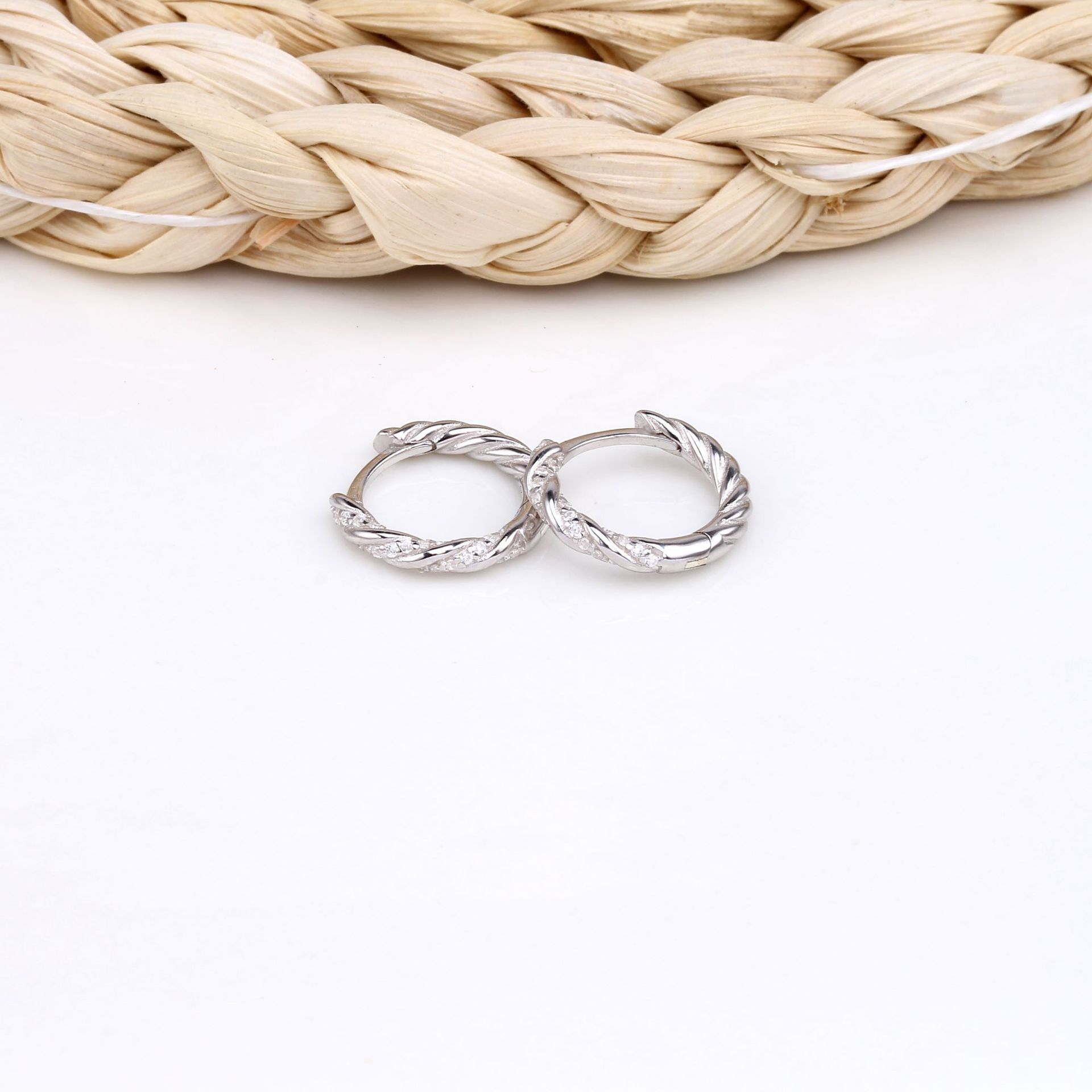 1 Pair Simple Style Waves Inlay Sterling Silver Zircon Earrings display picture 9