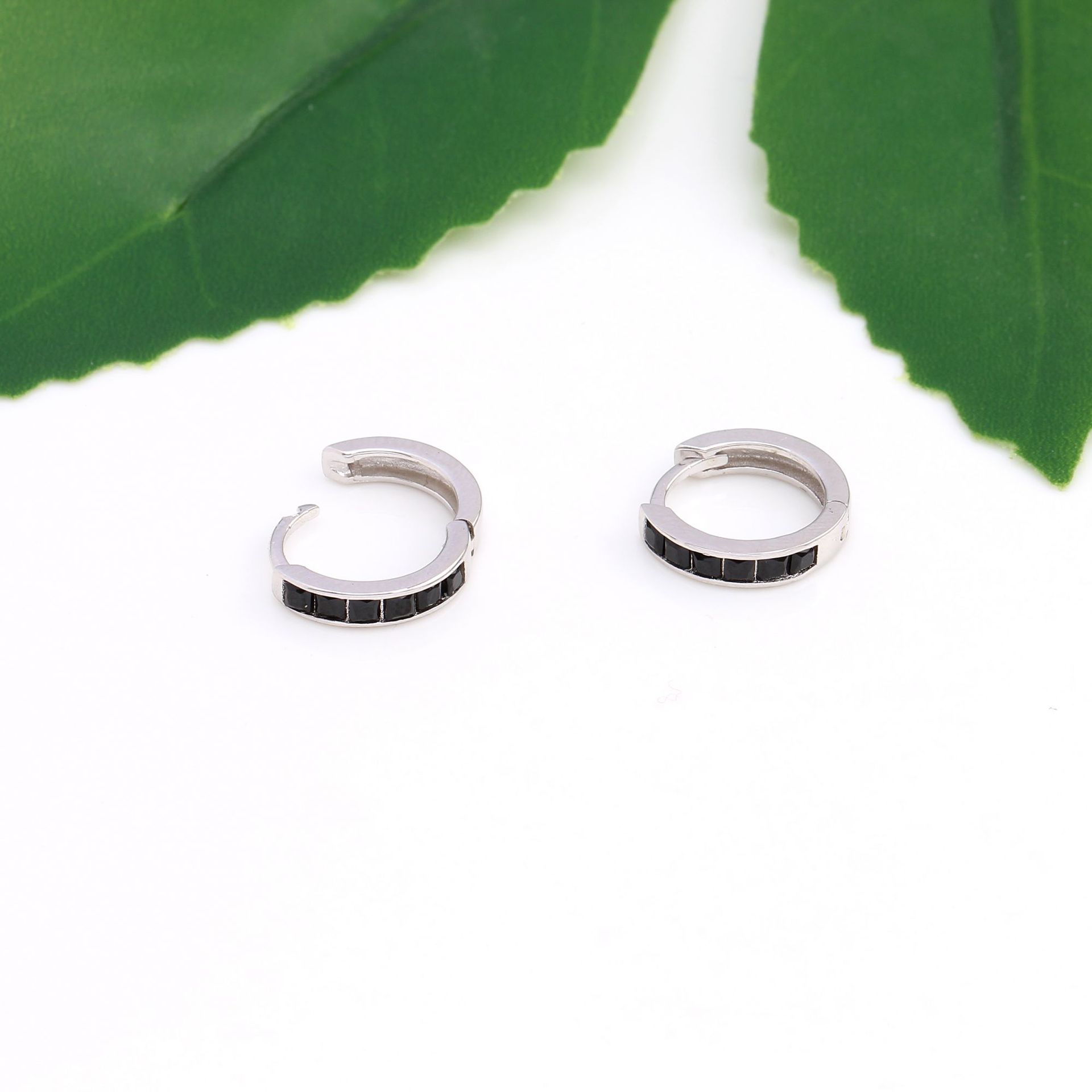 1 Pair Commute Round Inlay Sterling Silver Zircon Earrings display picture 12