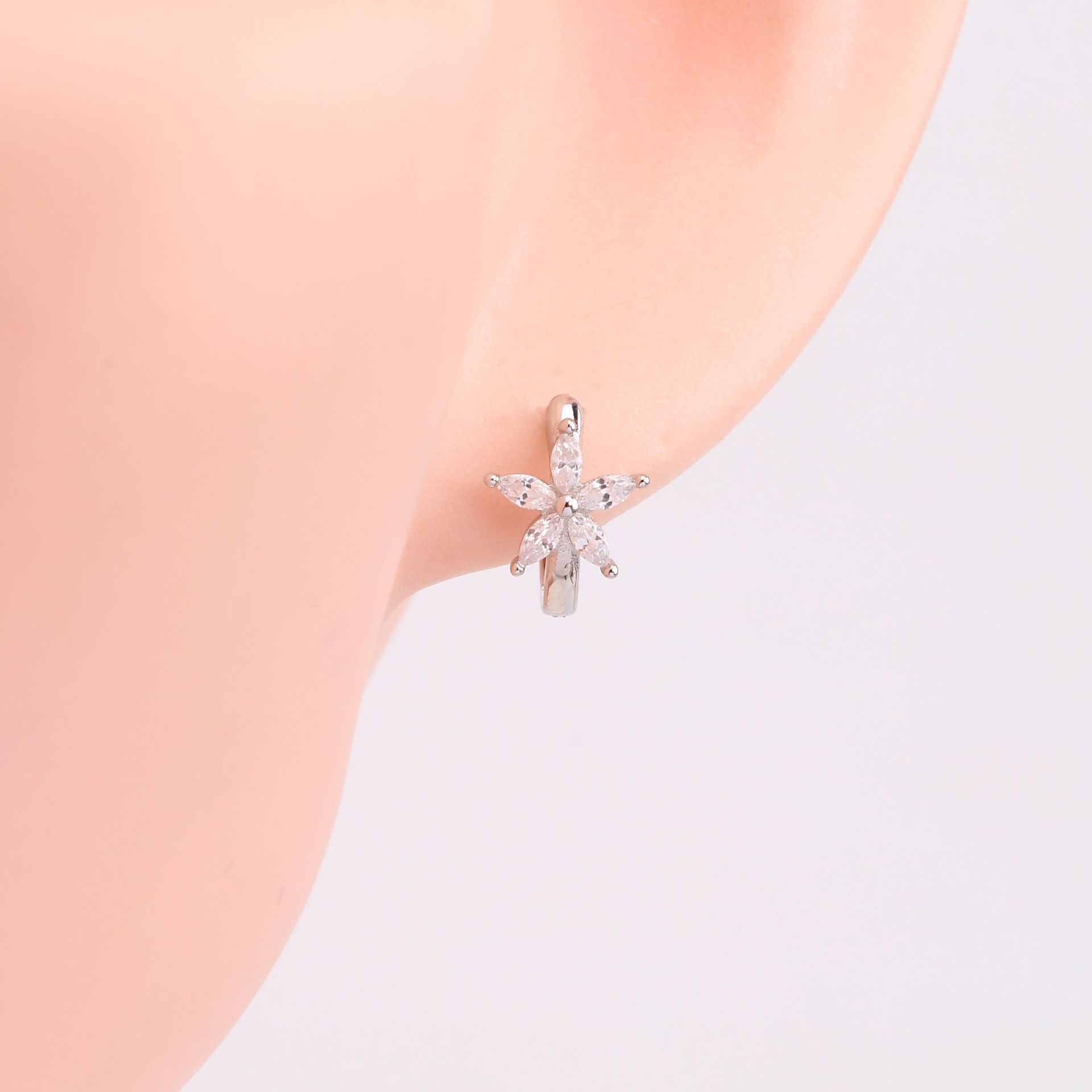 1 Pair Simple Style Flower Inlay Sterling Silver Zircon Earrings display picture 5