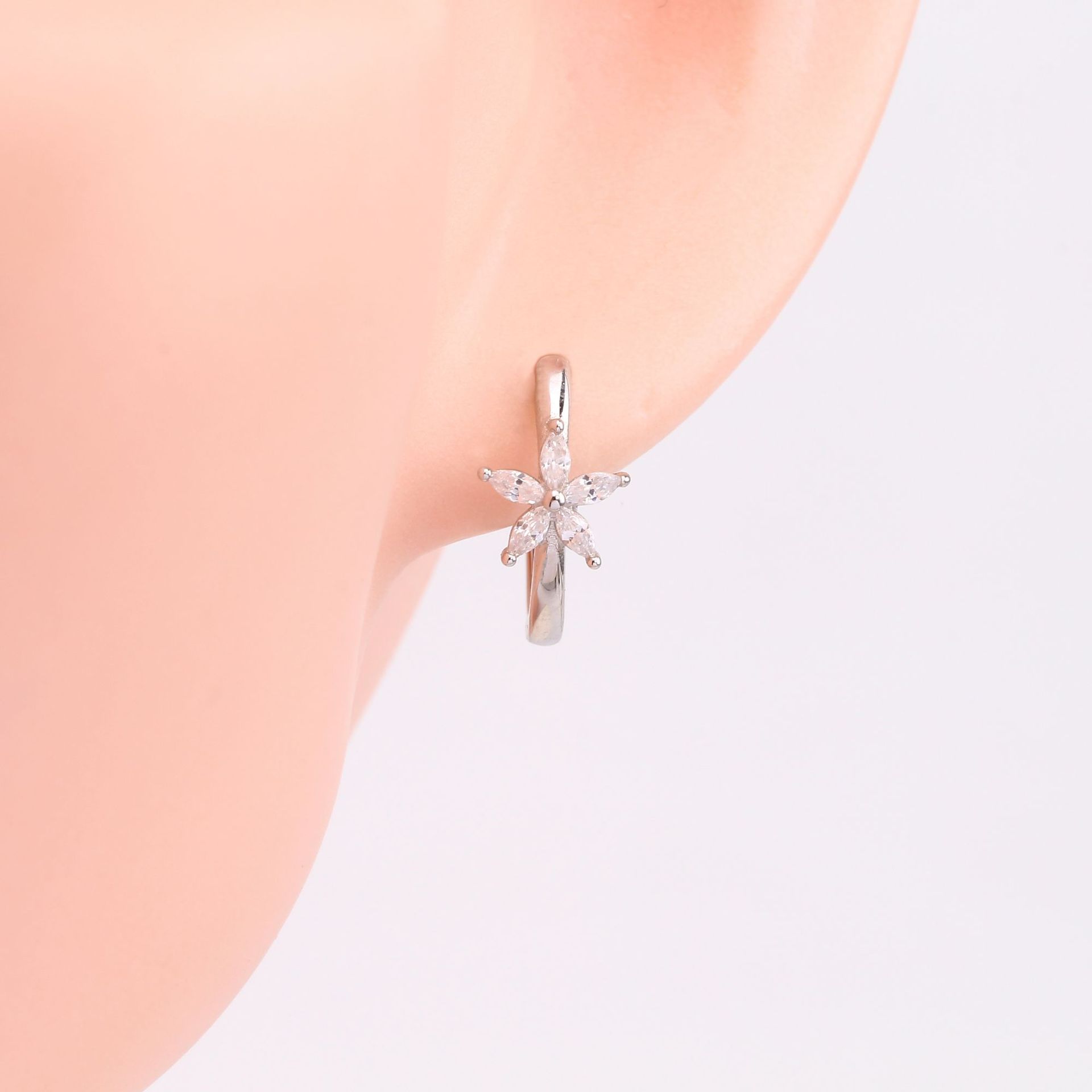 1 Pair Simple Style Flower Inlay Sterling Silver Zircon Earrings display picture 25
