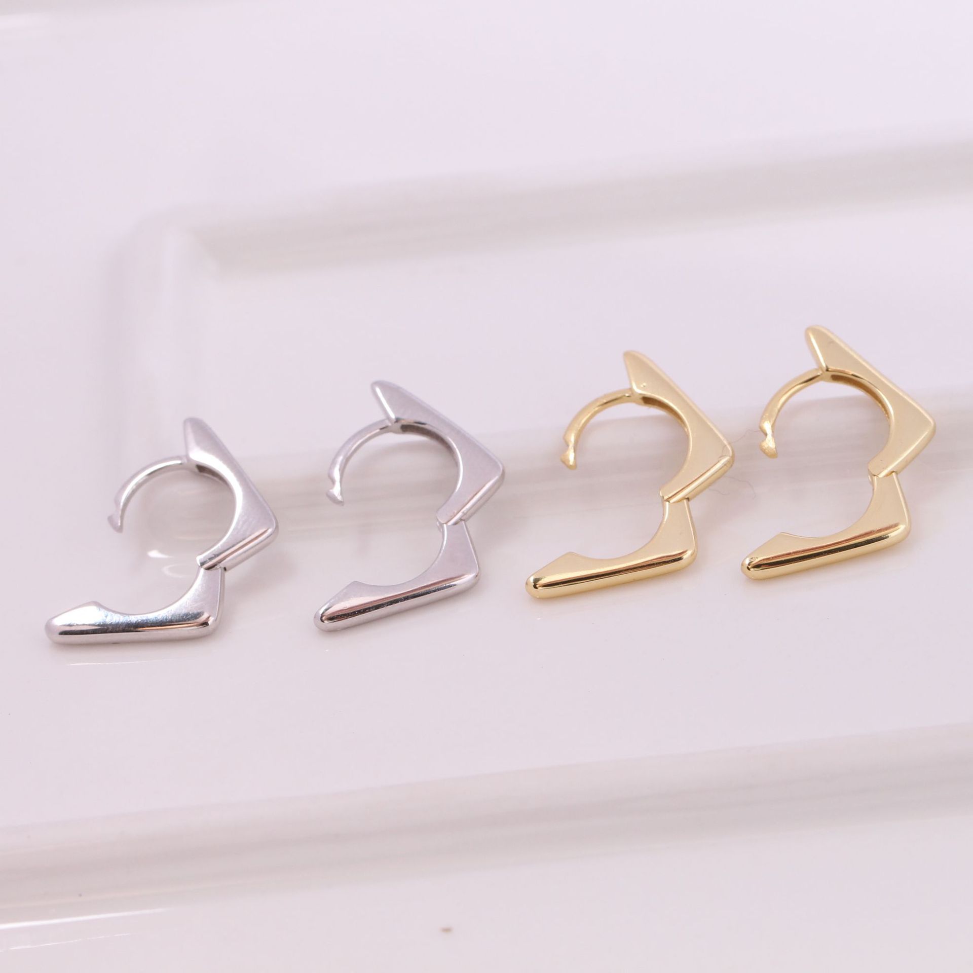 1 Pair Simple Style Solid Color Sterling Silver Earrings display picture 7