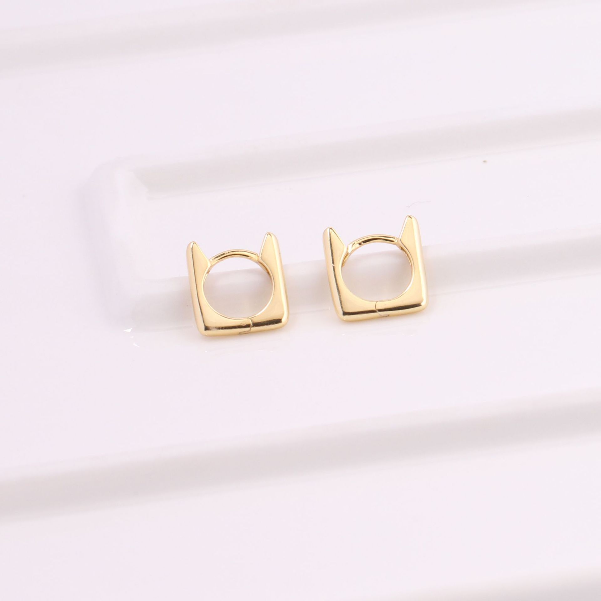 1 Pair Simple Style Solid Color Sterling Silver Earrings display picture 8
