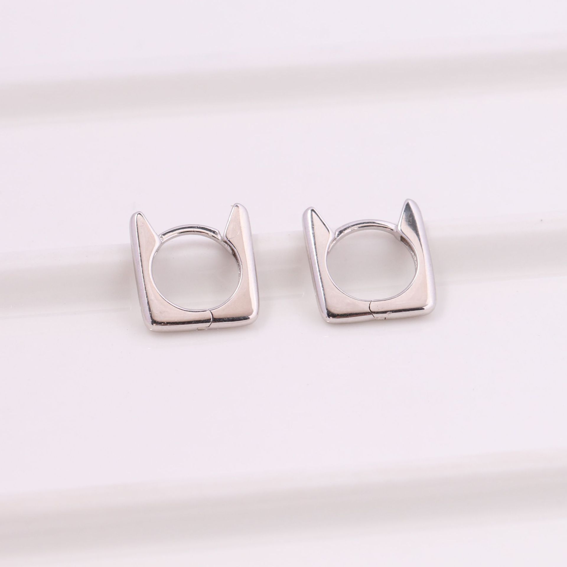 1 Pair Simple Style Solid Color Sterling Silver Earrings display picture 9