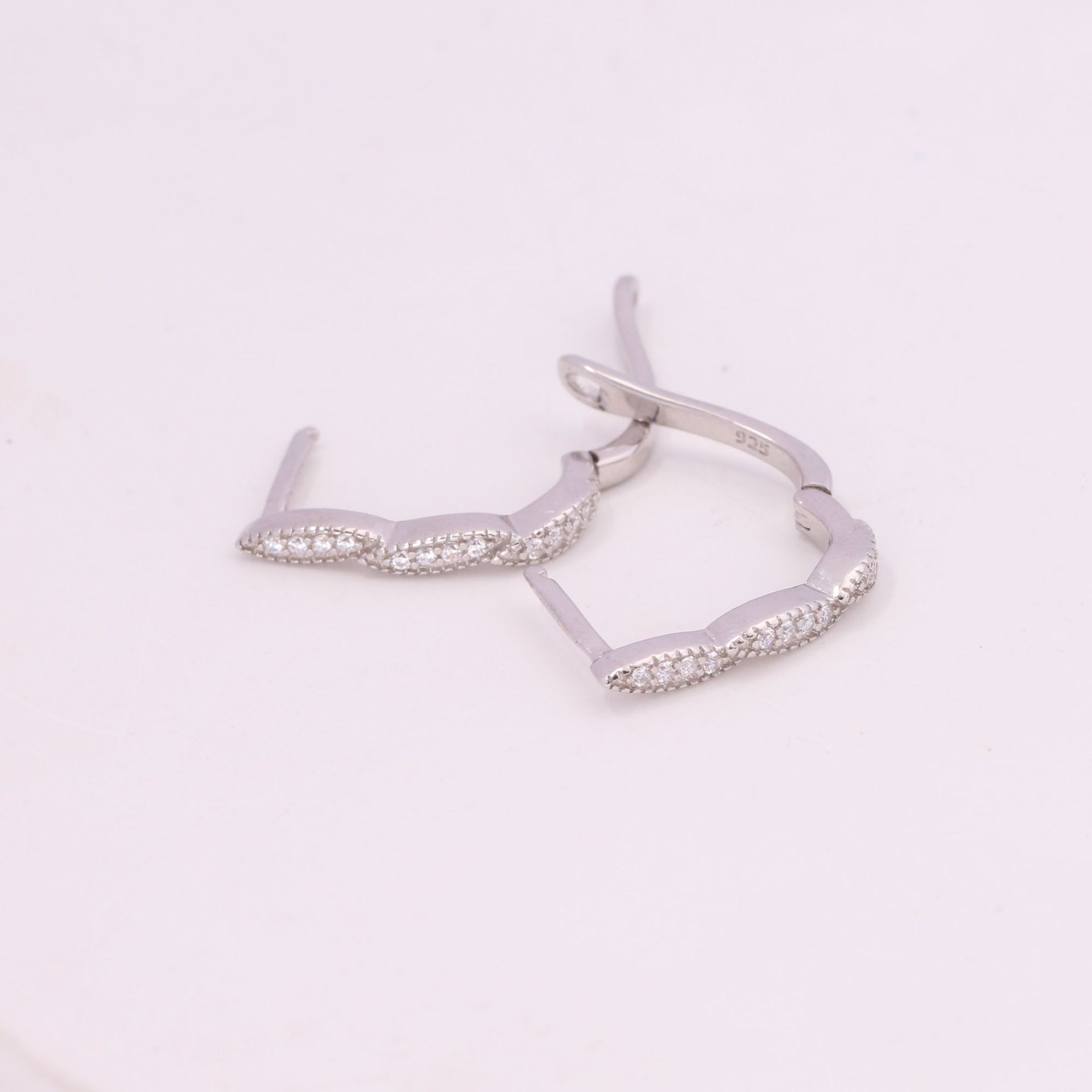 1 Pair Simple Style U Shape Inlay Sterling Silver Zircon Earrings display picture 6