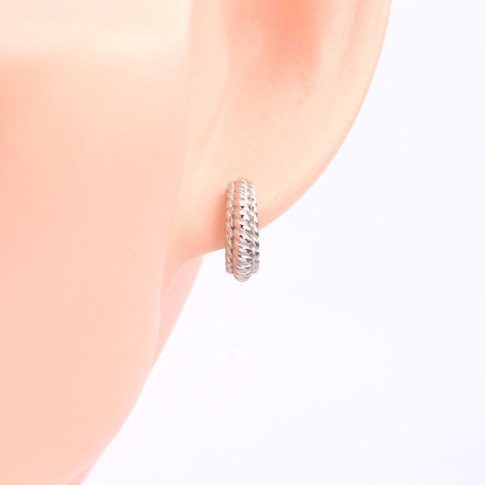 1 Pair Simple Style Waves Plating Sterling Silver Gold Plated Ear Studs display picture 1