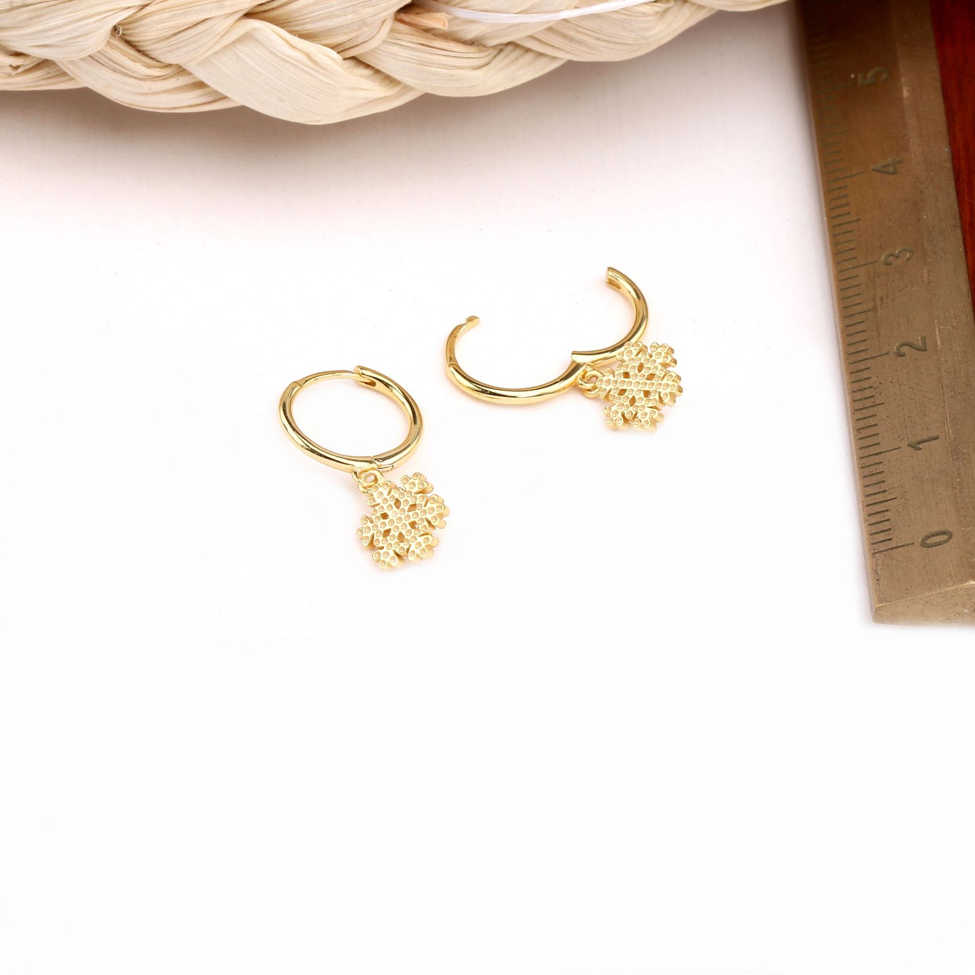 1 Pair Simple Style Flower Plating Sterling Silver Gold Plated Drop Earrings display picture 9