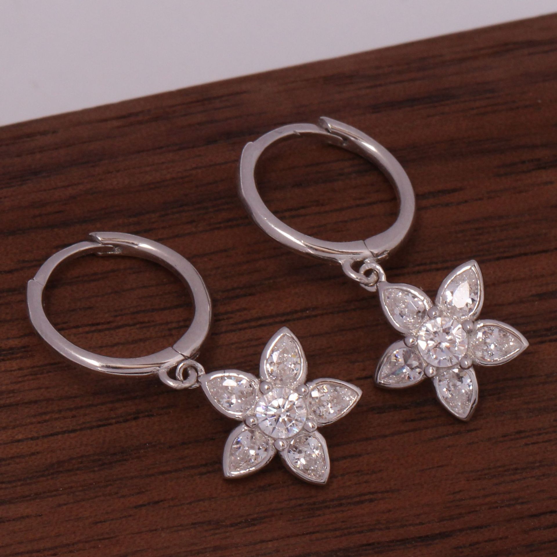 1 Pair Retro Simple Style Flower Inlay Sterling Silver Zircon Drop Earrings display picture 7