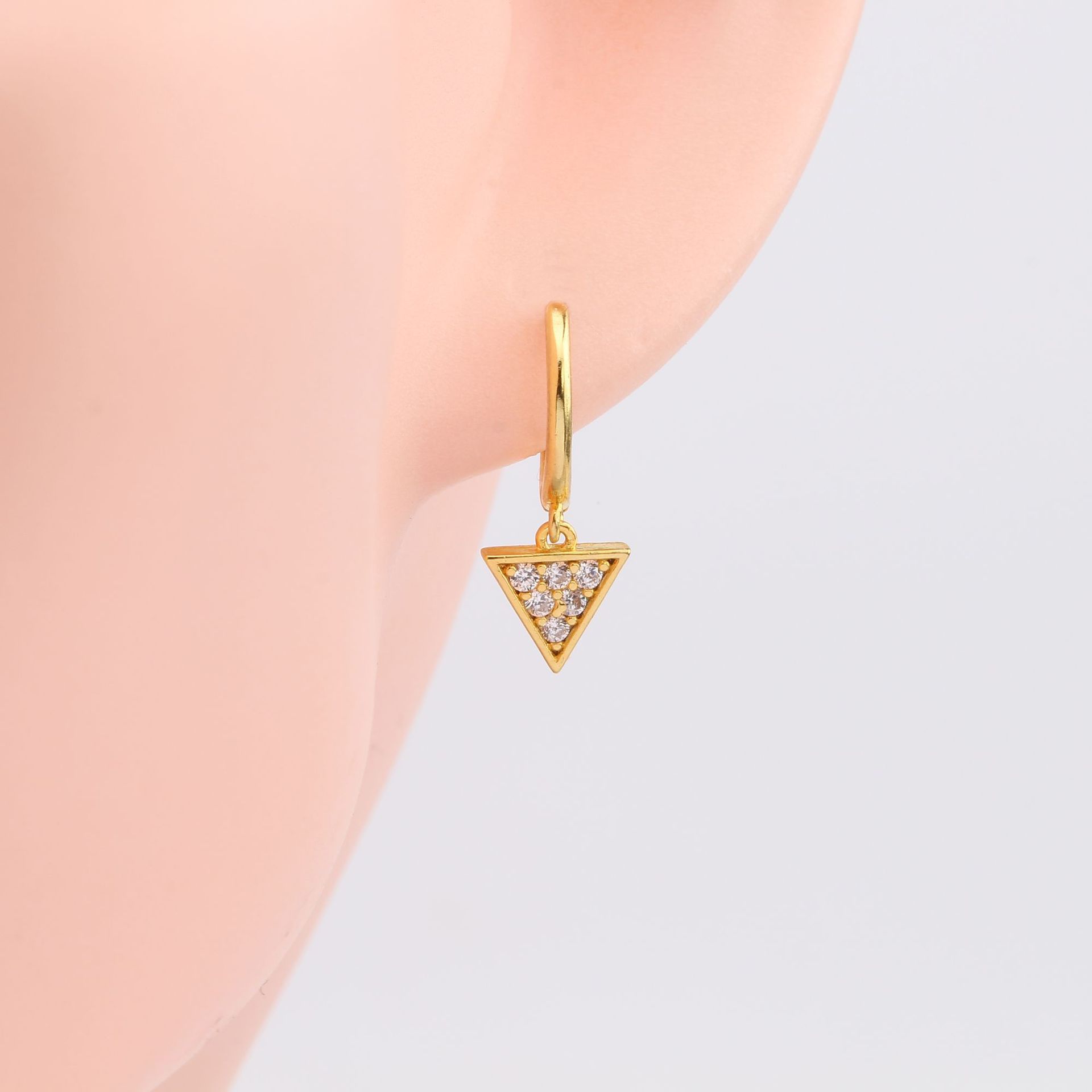 1 Pair Simple Style Commute Triangle Inlay Sterling Silver Zircon Drop Earrings display picture 5