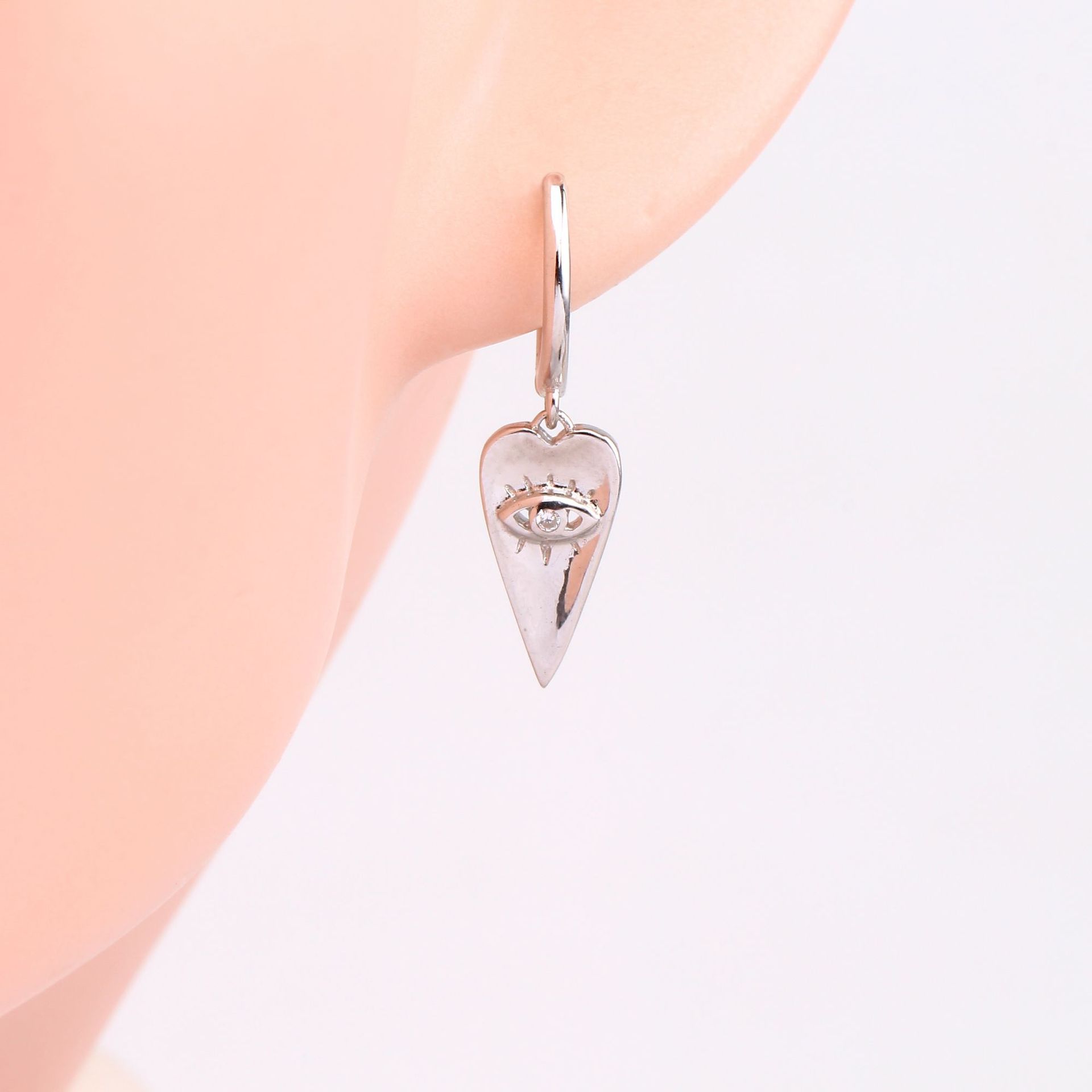 1 Pair Simple Style Heart Shape Plating Sterling Silver Gold Plated Drop Earrings display picture 5