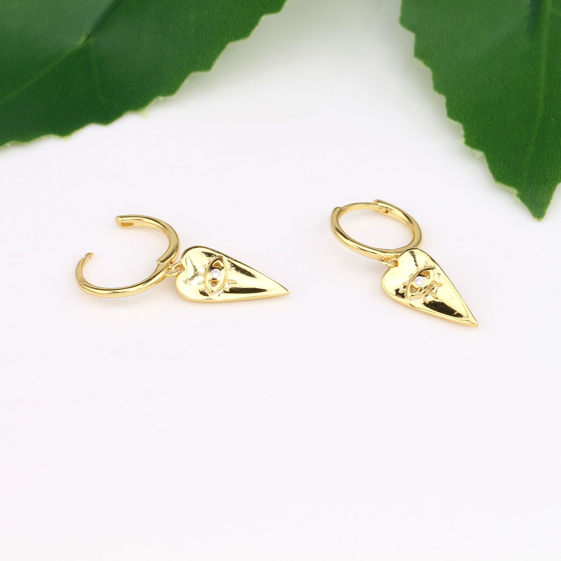 1 Pair Simple Style Heart Shape Plating Sterling Silver Gold Plated Drop Earrings display picture 10