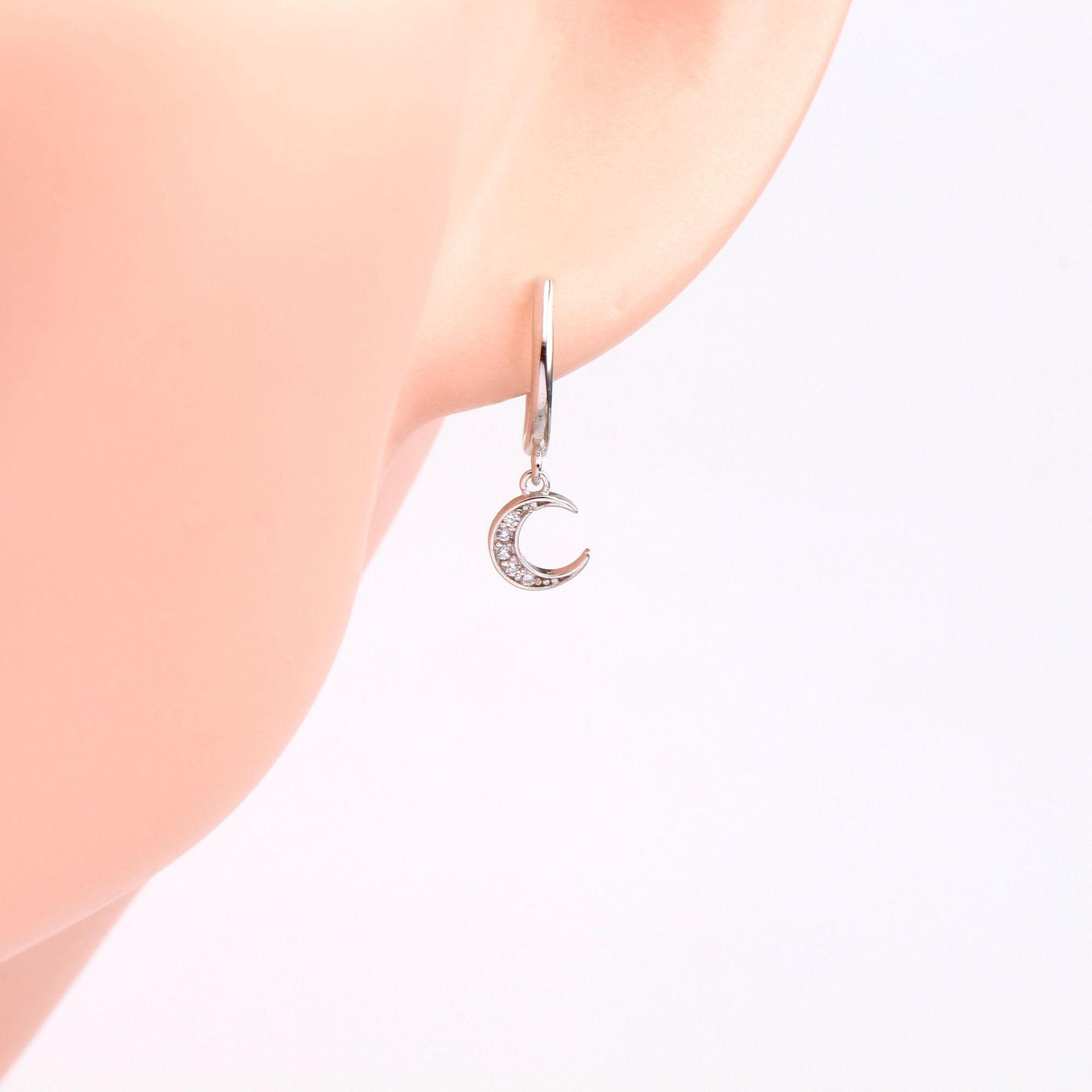 1 Pair Simple Style Moon Inlay Sterling Silver Zircon Drop Earrings display picture 5