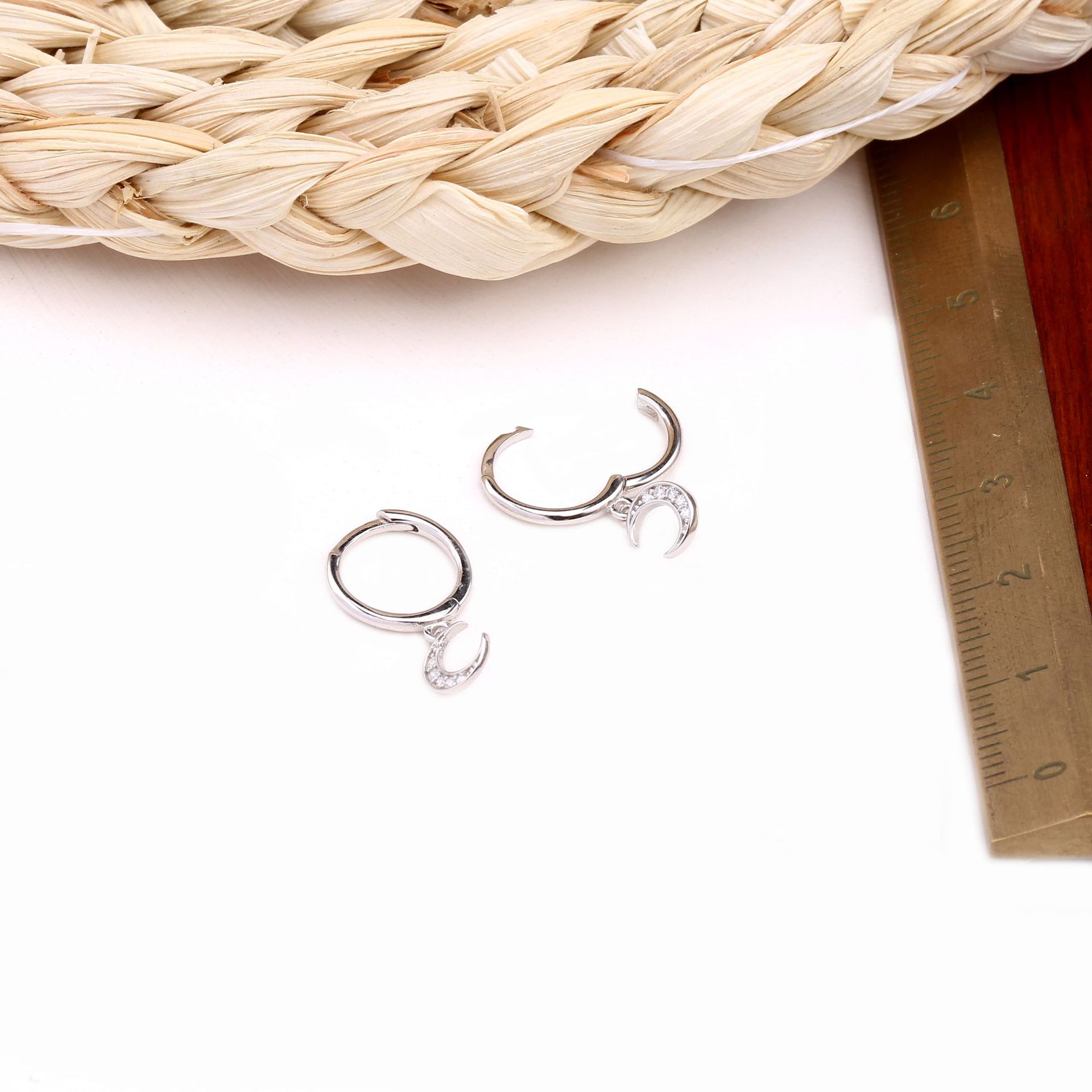 1 Paire Style Simple Lune Incruster Argent Sterling Zircon Boucles D'oreilles display picture 9