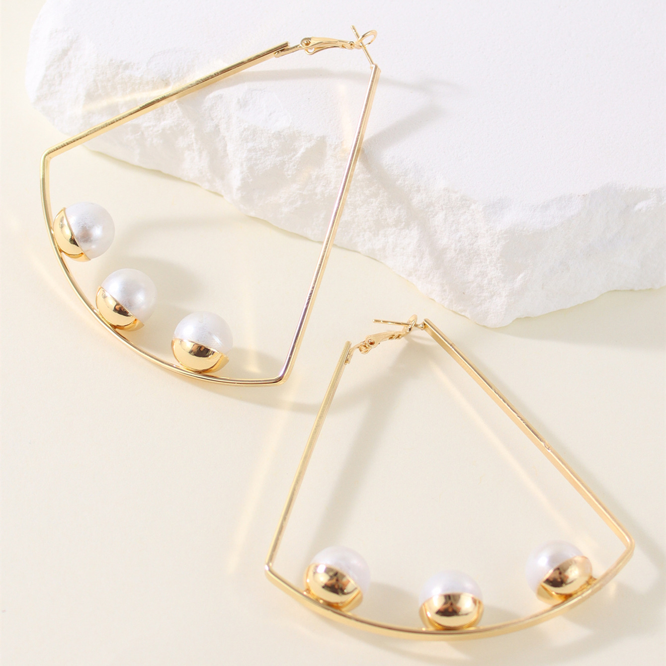 1 Paire Style Simple Couleur Unie Incruster Le Fer Perle Boucles D'Oreilles display picture 5