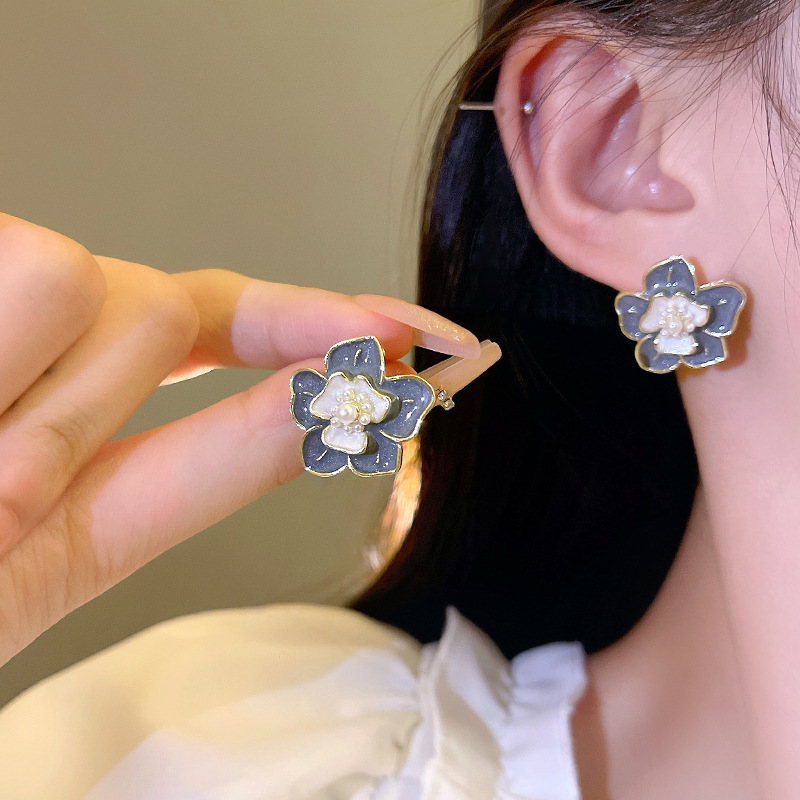 1 Pair Vintage Style Sweet Simple Style Flower Alloy Ear Studs display picture 2