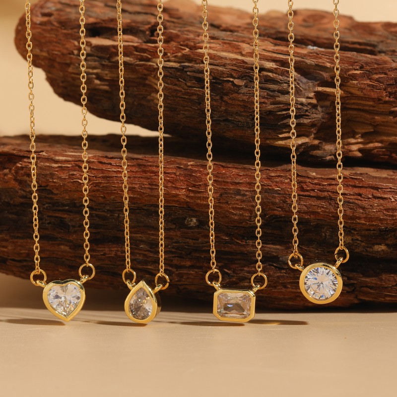 Luxuriös Herzform Kupfer 14 Karat Vergoldet Zirkon Halskette Mit Anhänger In Masse display picture 2