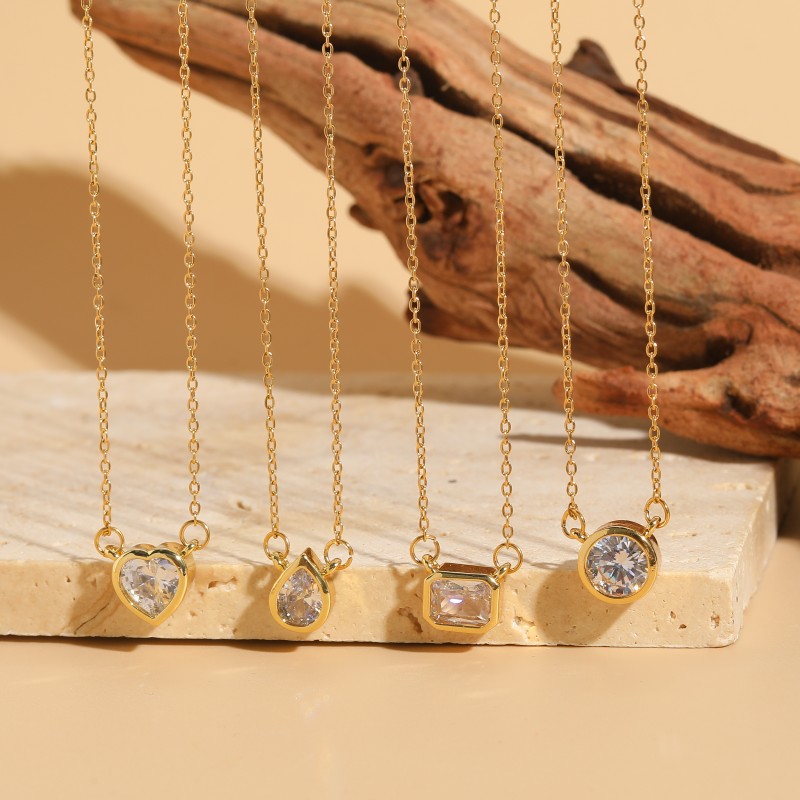 Luxuriös Herzform Kupfer 14 Karat Vergoldet Zirkon Halskette Mit Anhänger In Masse display picture 1