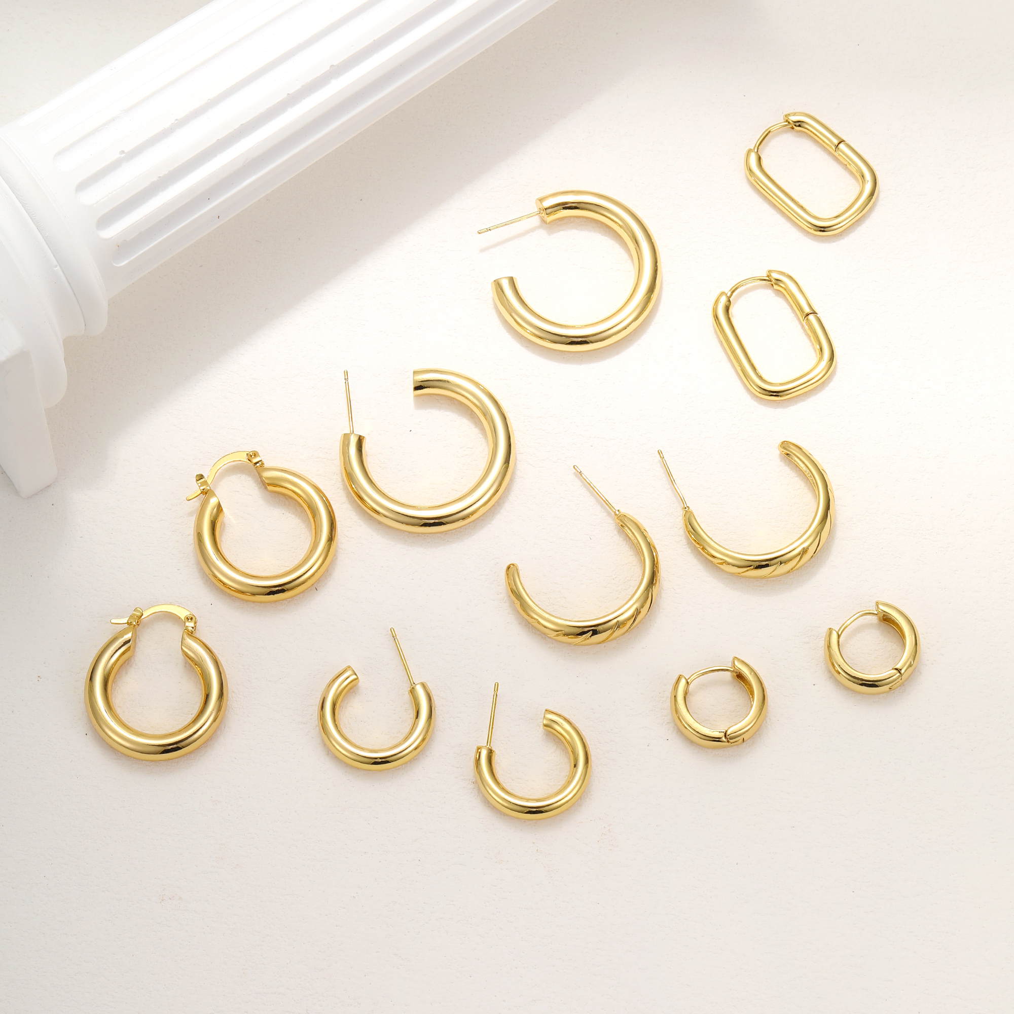 1 Pair Simple Style C Shape Plating Inlay Copper Zircon Hoop Earrings Ear Studs display picture 7