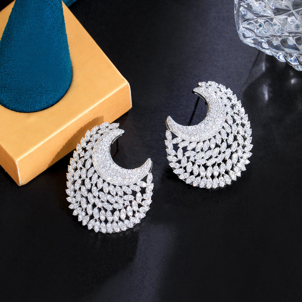 1 Pair Glam Wedding Shiny Round Moon Plating Hollow Out Inlay Copper Zircon Rhodium Plated Ear Studs display picture 2