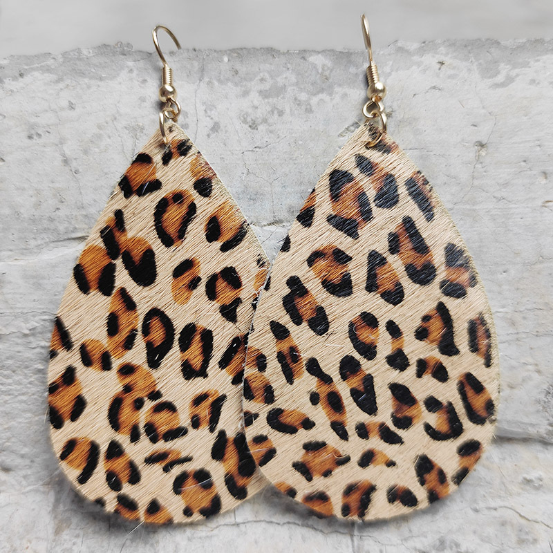 1 Pair Retro Water Droplets Printing Leather Copper Drop Earrings display picture 4