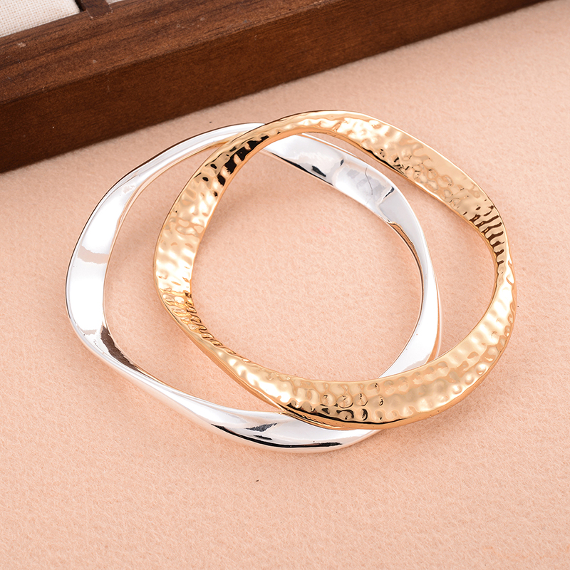 Vintage Style Solid Color Copper Irregular Plating Gold Plated Bangle display picture 5