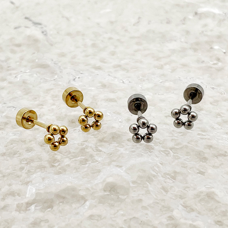 1 Pair Casual Simple Style Flower Polishing Plating 304 Stainless Steel 14K Gold Plated Ear Studs display picture 1