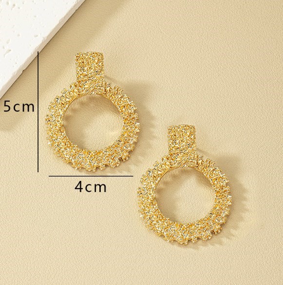 1 Pair Retro Round Plating Hollow Out Alloy Ear Studs display picture 6