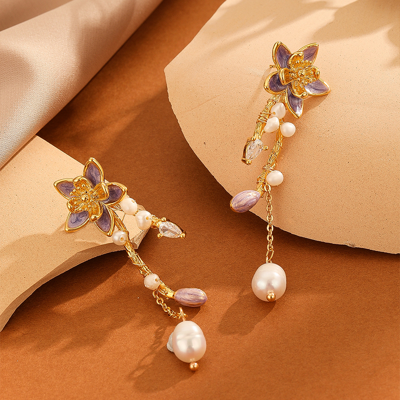 1 Pair Simple Style British Style Pentagram Flower Inlay Copper Crystal Freshwater Pearl Drop Earrings display picture 9
