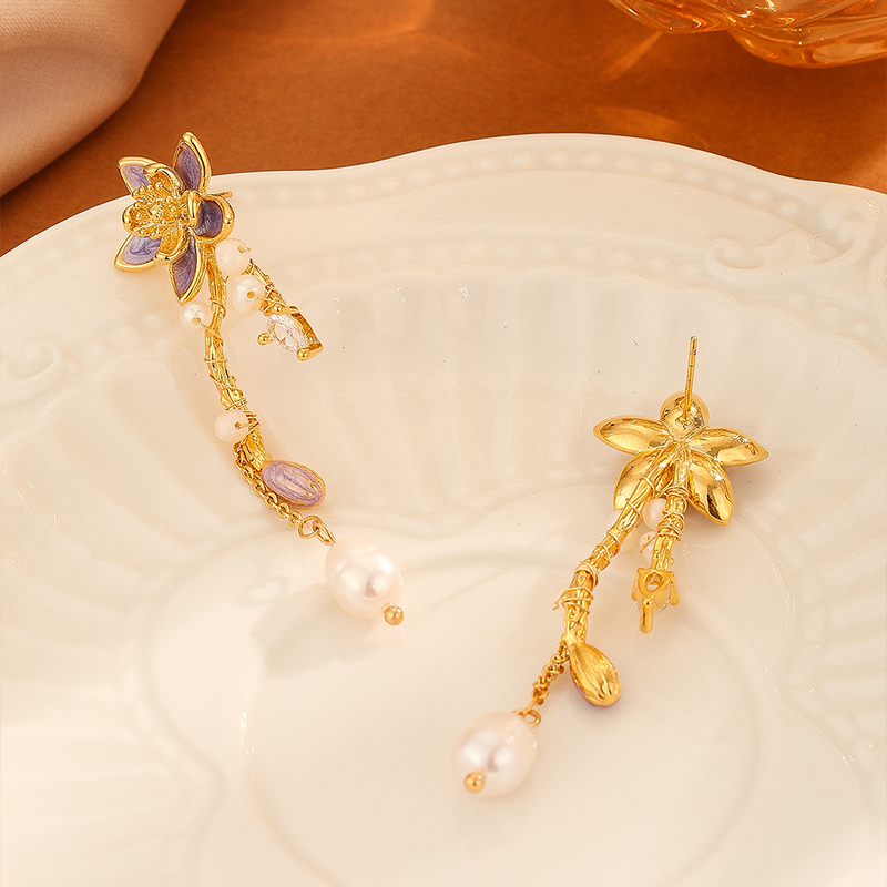 1 Pair Simple Style British Style Pentagram Flower Inlay Copper Crystal Freshwater Pearl Drop Earrings display picture 1