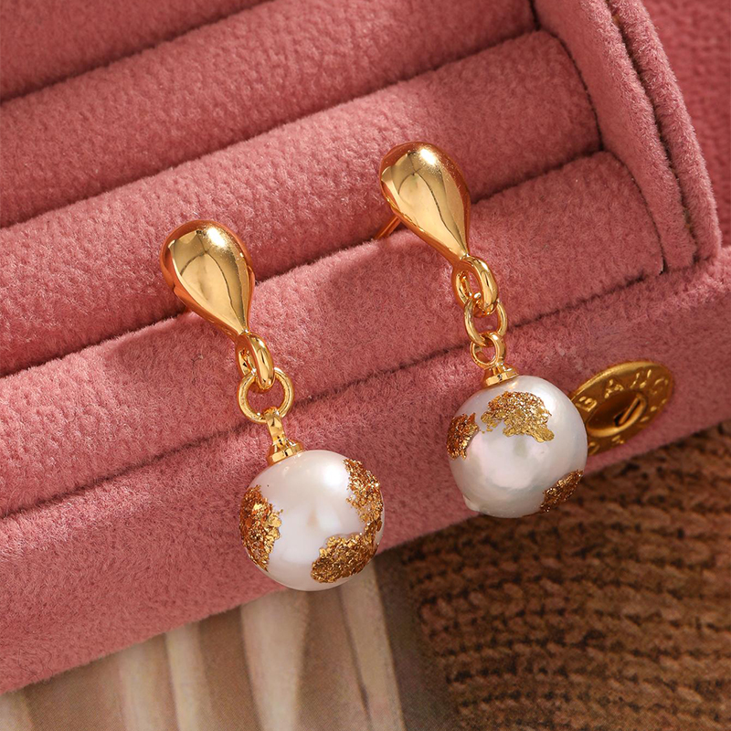 1 Pair Simple Style Round Plating Freshwater Pearl 18k Gold Plated Drop Earrings display picture 7