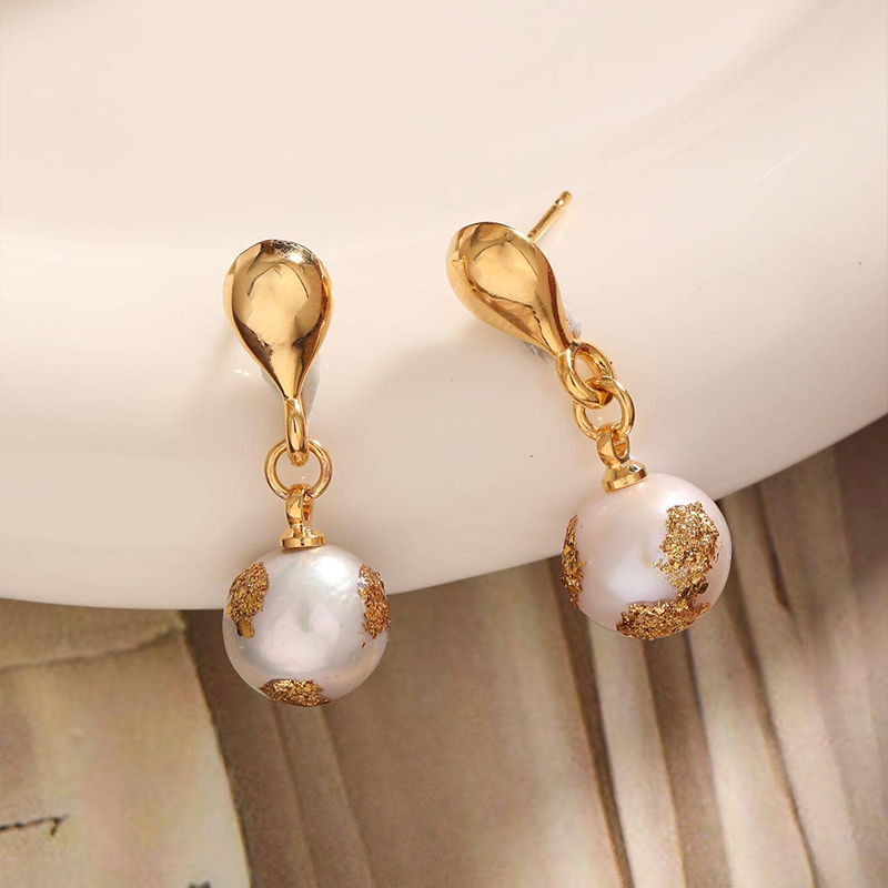 1 Pair Simple Style Round Plating Freshwater Pearl 18k Gold Plated Drop Earrings display picture 2