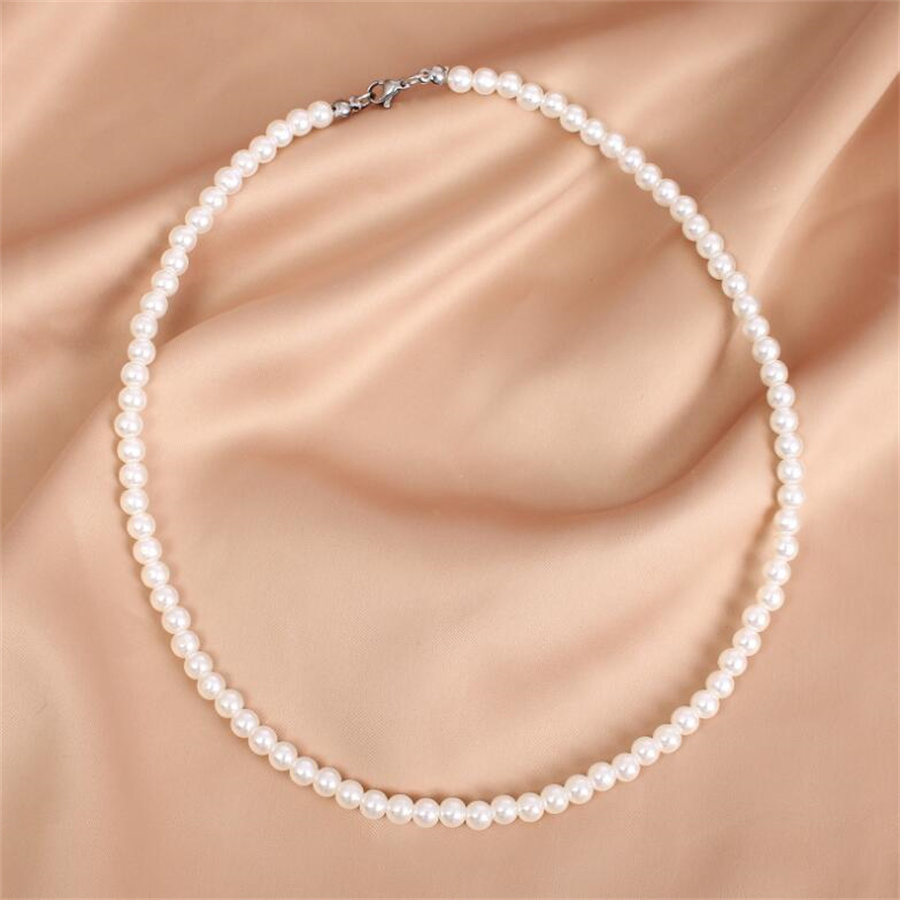Elegant Simple Style Solid Color Imitation Pearl Beaded Women's Necklace display picture 3