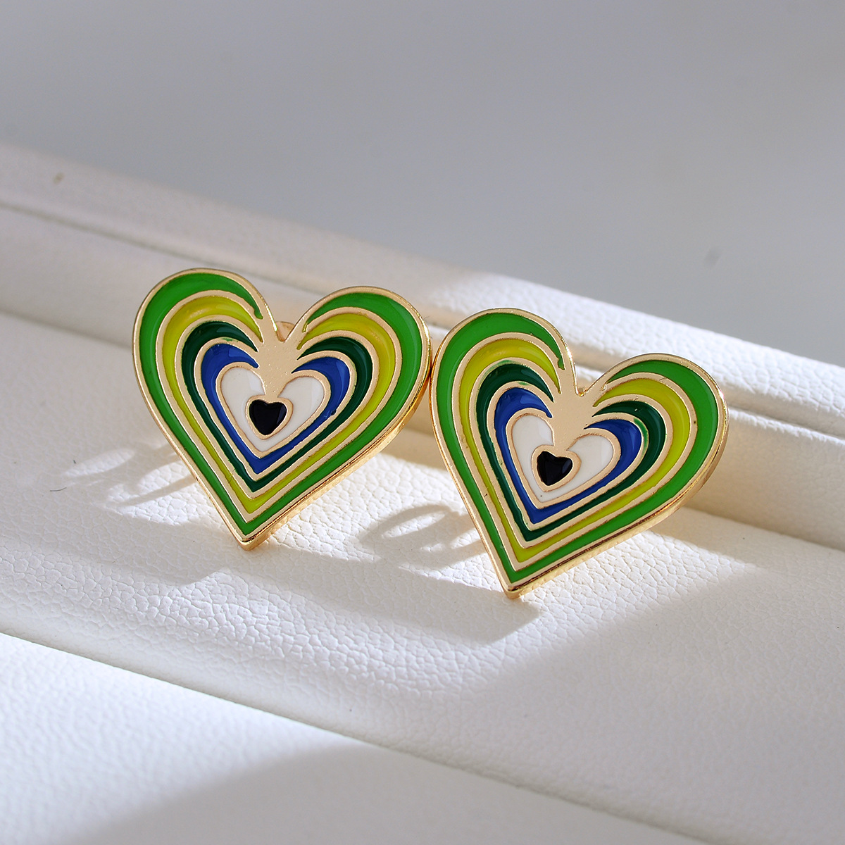 1 Pair Simple Style Heart Shape Enamel Copper Ear Studs display picture 2
