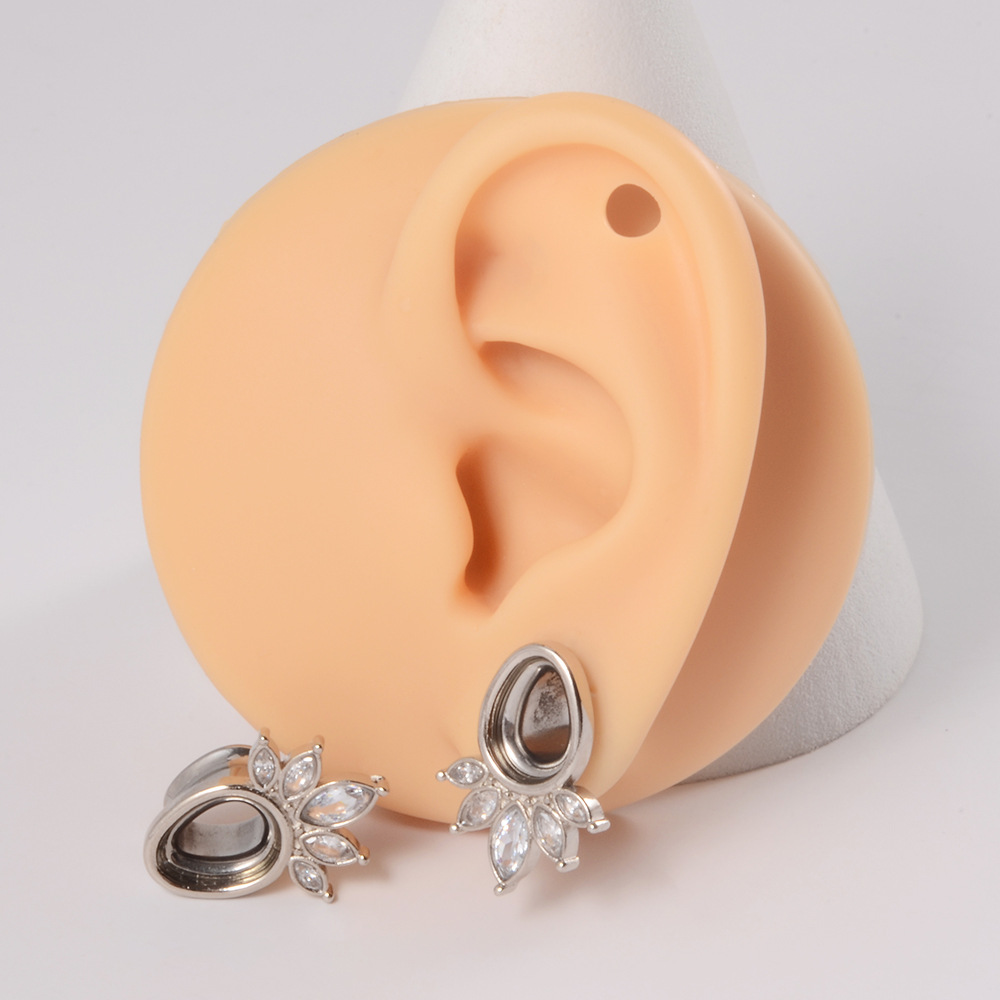 1 Piece Simple Style Classic Style Moon Plating Stainless Steel Gold Plated Ear Studs display picture 2