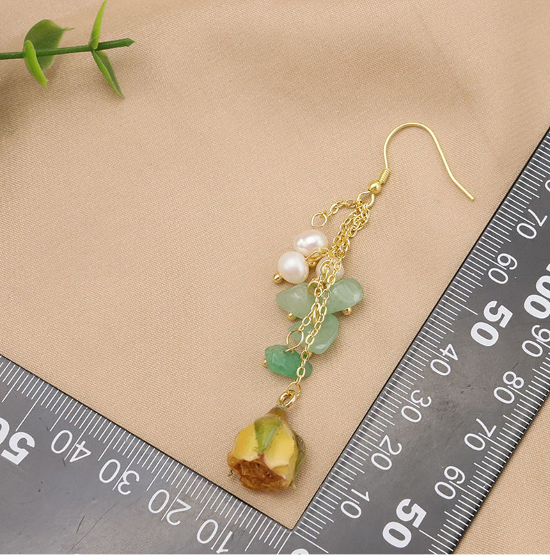 1 Pair Retro Flower Plating Freshwater Pearl 18k Gold Plated Drop Earrings display picture 3