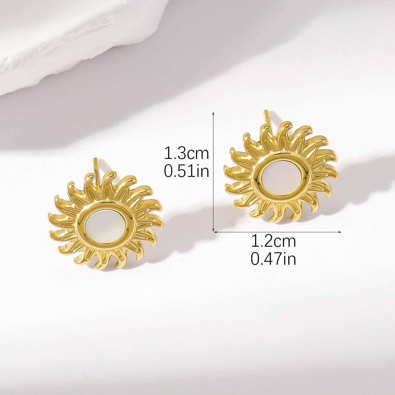 1 Pair Simple Style Sun Plating Stainless Steel Gold Plated Ear Studs display picture 5