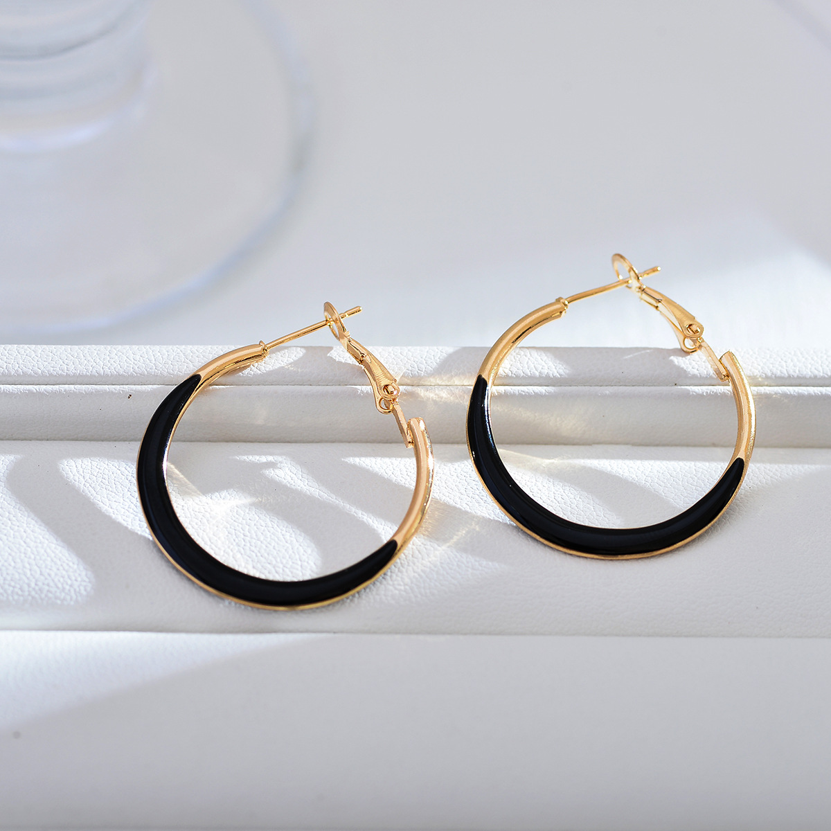 1 Pair Simple Style Color Block Enamel Copper Earrings display picture 6
