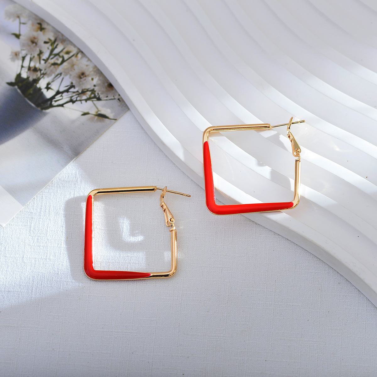 1 Pair Simple Style Color Block Enamel Copper Earrings display picture 5
