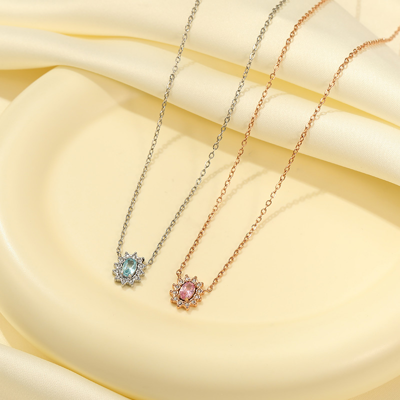 Stainless Steel Imitation Diamond Elegant Shiny Flower Zircon Pendant Necklace display picture 3