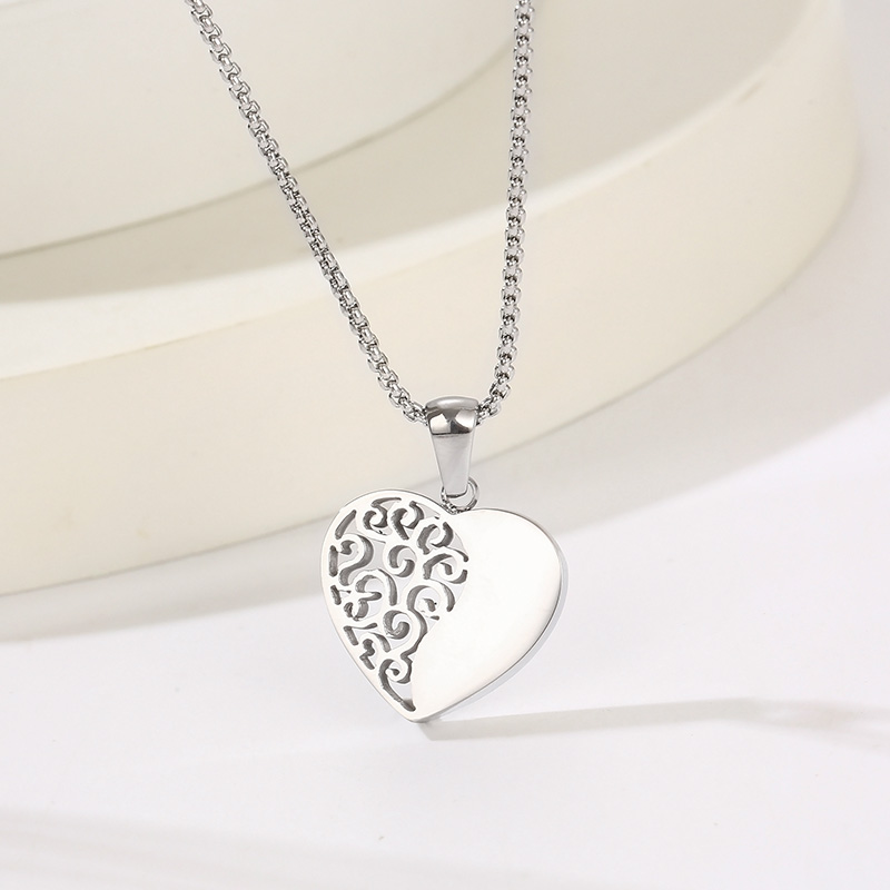 Titanium Steel 18K Gold Plated Modern Style Plating Heart Shape Pendant Necklace display picture 2
