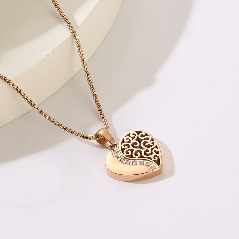 Titanium Steel 18K Gold Plated Modern Style Plating Heart Shape Pendant Necklace display picture 1