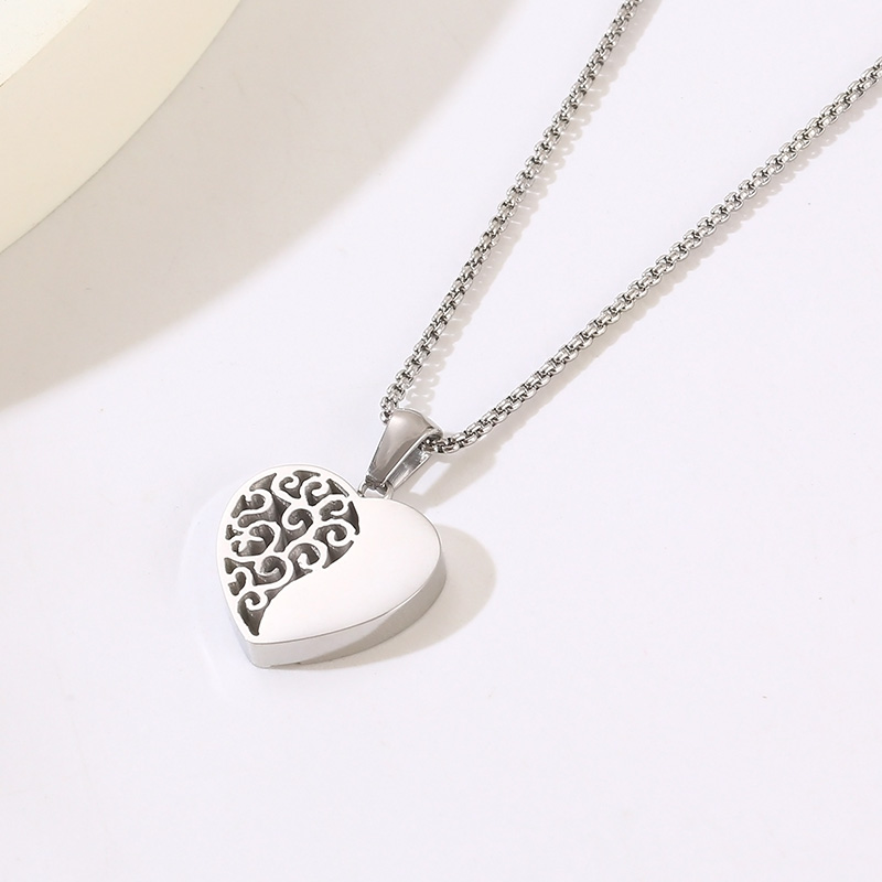 Titanium Steel 18K Gold Plated Modern Style Plating Heart Shape Pendant Necklace display picture 9