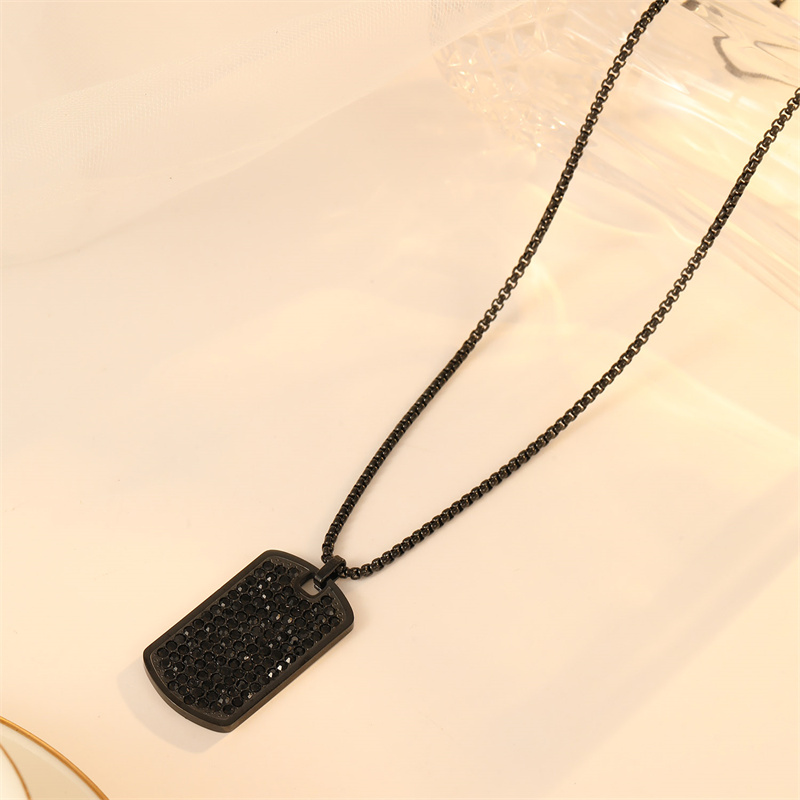 Simple Style Solid Color Stainless Steel Plating Inlay Rhinestones Men's Pendant Necklace display picture 3