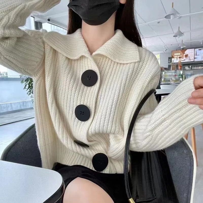Women's Sweater Long Sleeve Sweaters & Cardigans Button Casual Solid Color display picture 2