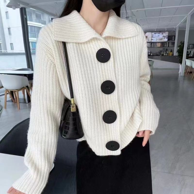 Women's Sweater Long Sleeve Sweaters & Cardigans Button Casual Solid Color display picture 8