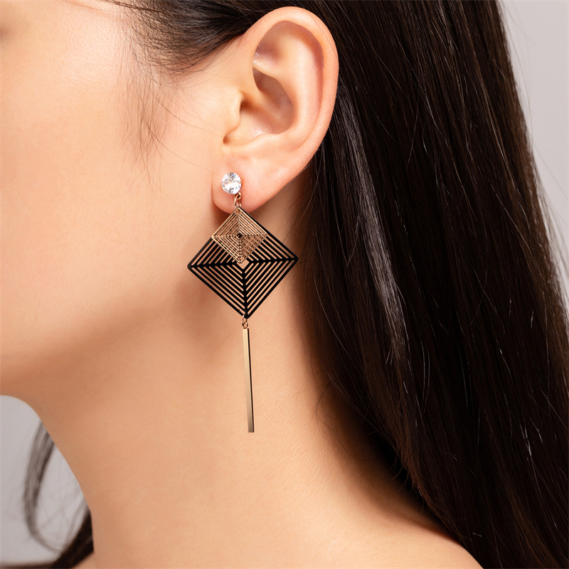 1 Pair Casual Simple Style Square Plating Inlay Stainless Steel Titanium Steel Rhinestones Rose Gold Plated Drop Earrings display picture 5