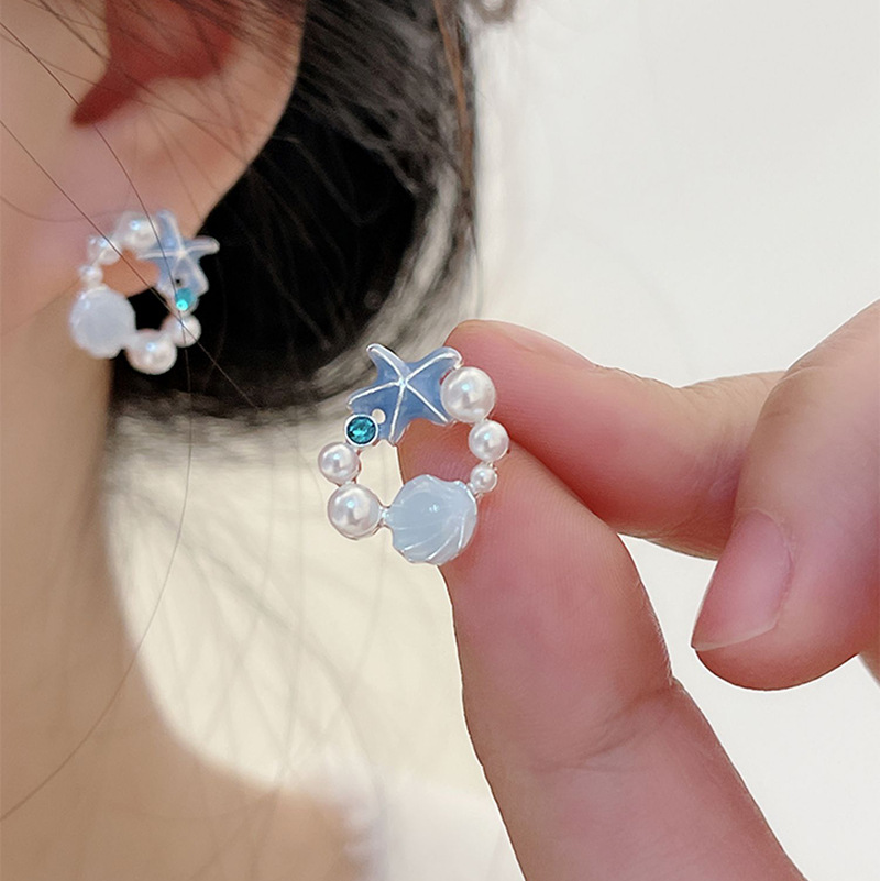 1 Pair Simple Style Round Inlay Alloy Zircon Ear Studs display picture 1