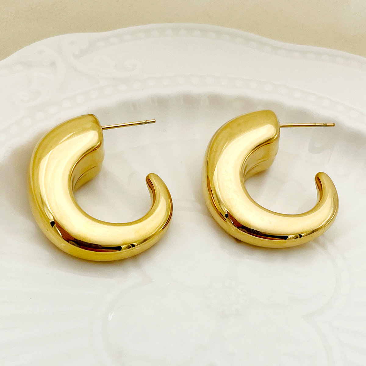 1 Pair Simple Style Commute Horns Plating 304 Stainless Steel Gold Plated Ear Studs display picture 2