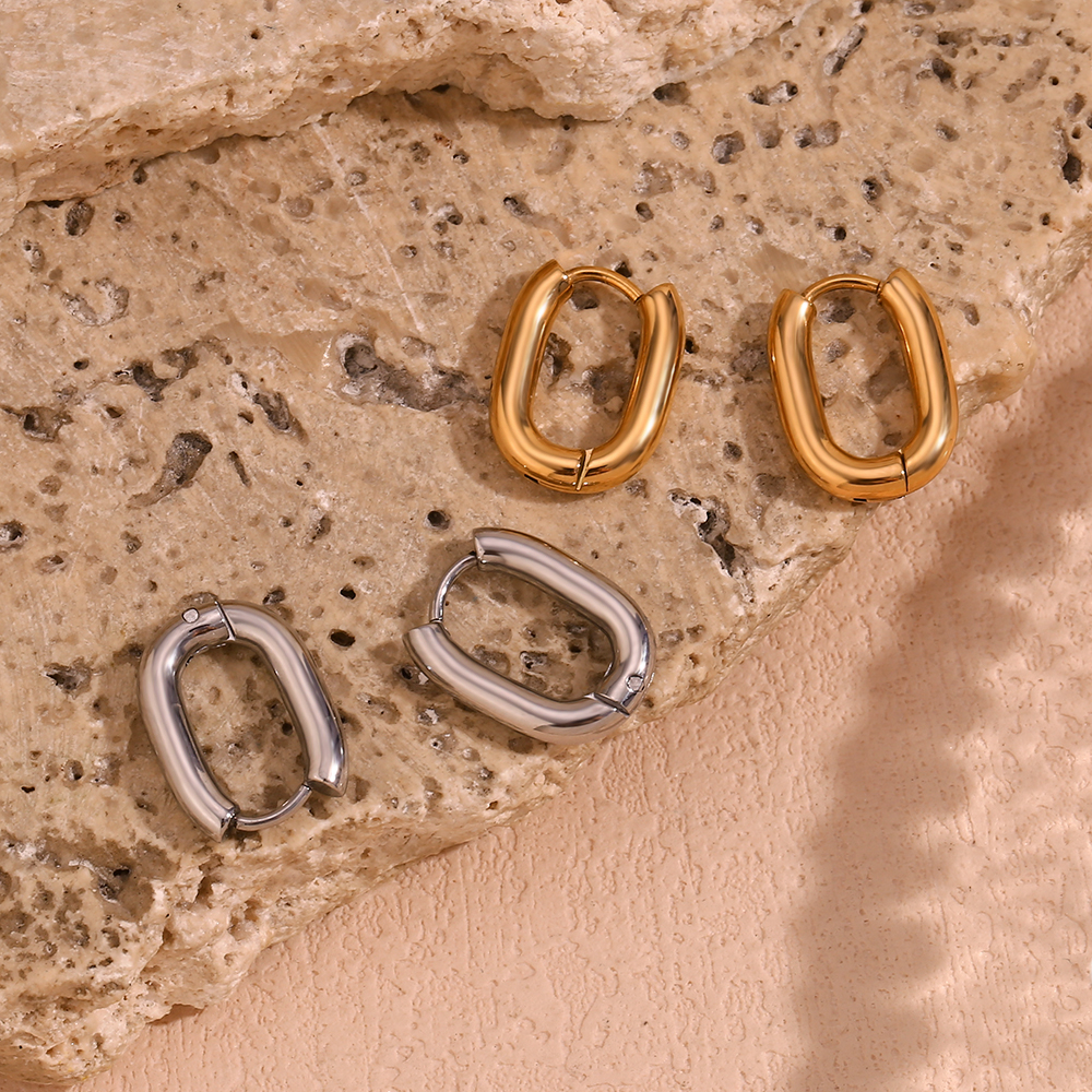 1 Paar Einfacher Stil Einfarbig Überzug Rostfreier Stahl 18 Karat Vergoldet Ohrringe display picture 1
